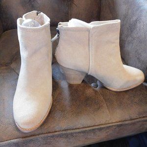 SPLENDID Women's ROLAND Beige Cow Suede Booties